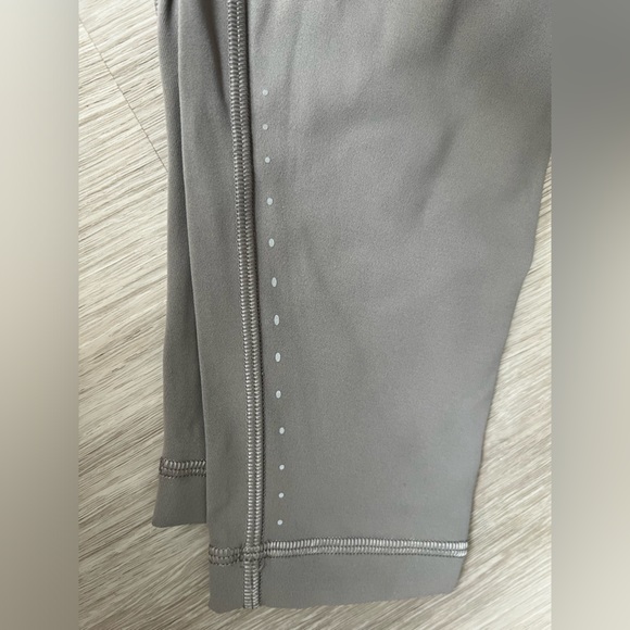 BNWOT - Lululemon Swift Speed High-Rise Tight 28" *Brushed Luxtreme in Gull Grey - Picture 4 of 6